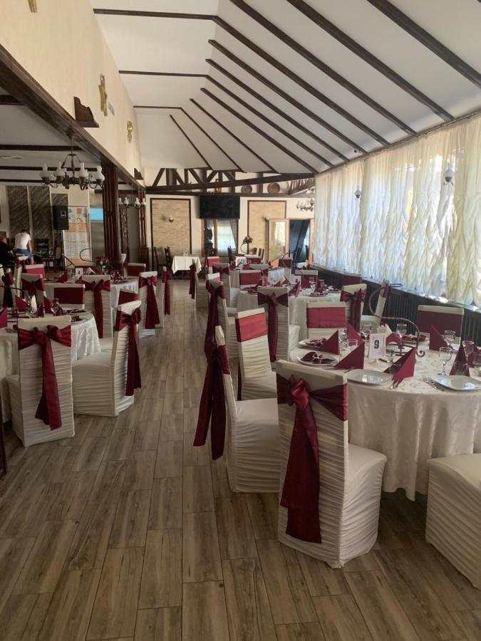 Pensiune Restaurant Rustic Rm Sarat Rimnicu Sarat Buitenkant foto