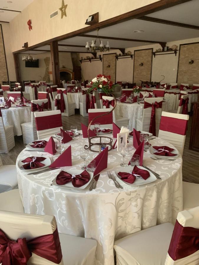 Pensiune Restaurant Rustic Rm Sarat Rimnicu Sarat Buitenkant foto
