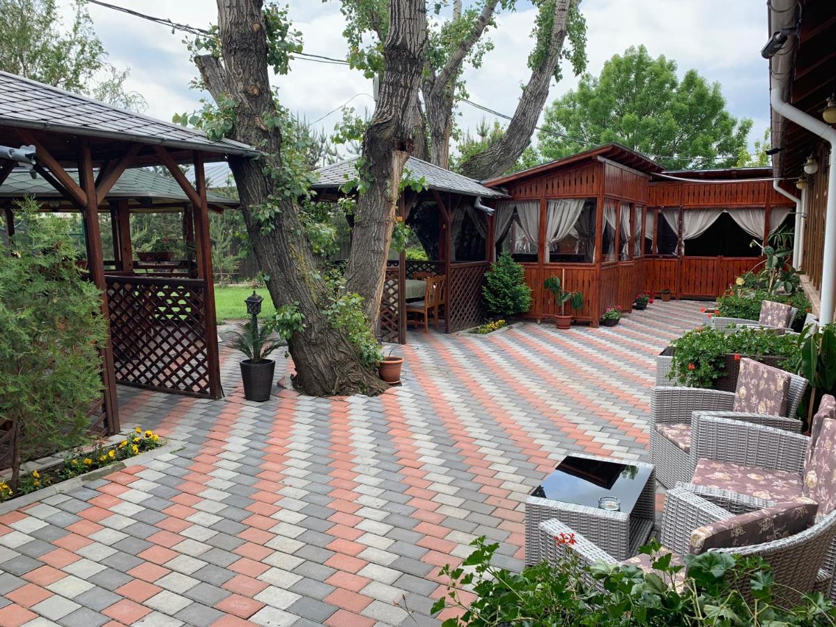 Pensiune Restaurant Rustic Rm Sarat Rimnicu Sarat Buitenkant foto