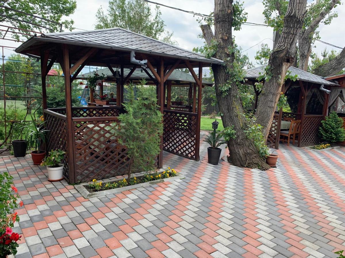 Pensiune Restaurant Rustic Rm Sarat Rimnicu Sarat Buitenkant foto